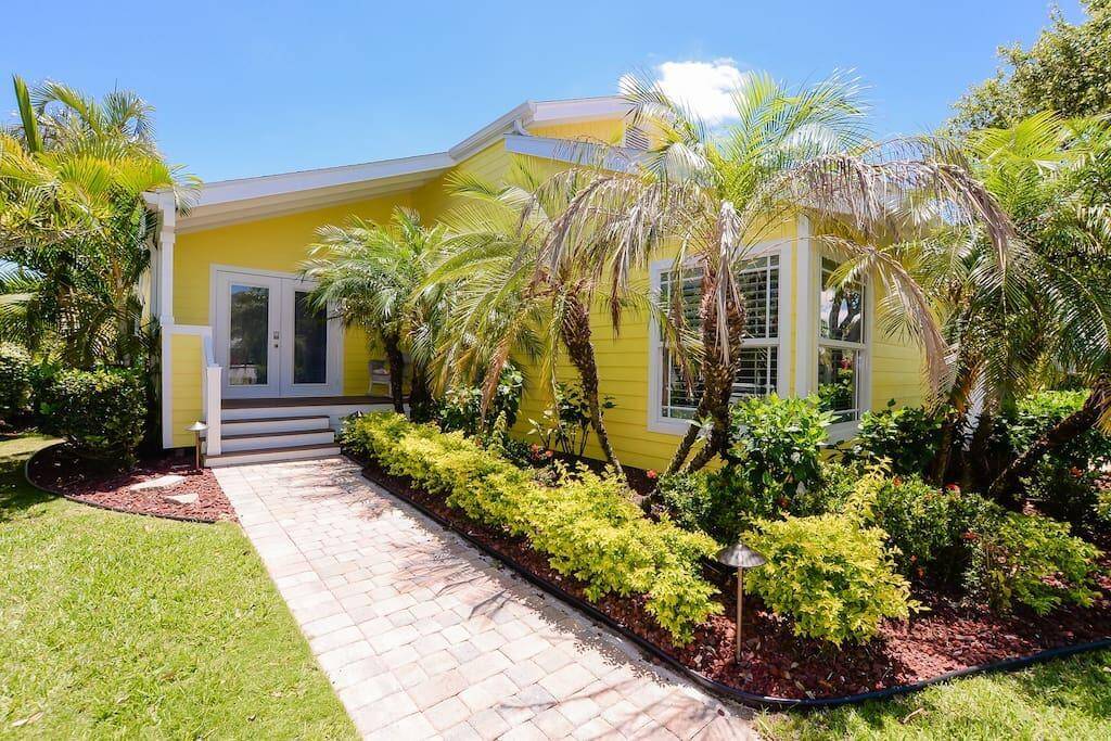 Beautiful home on Hutchinson Island 1 2 mile from the beach.