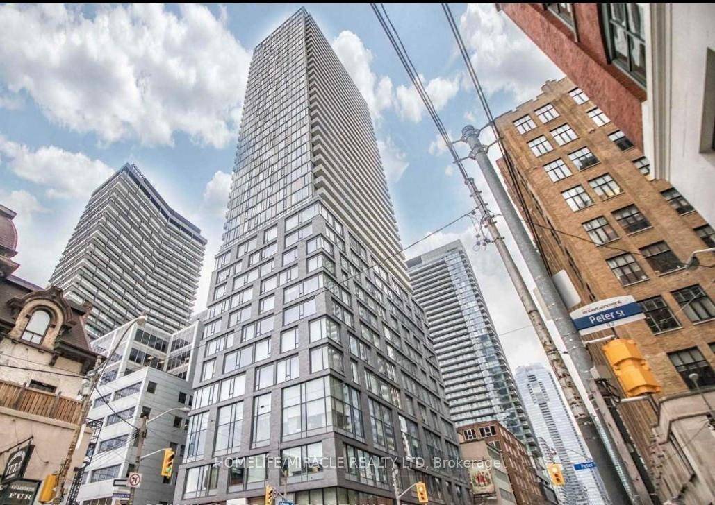 Your Search Ends here 1 Bedroom Flex Suite At Peter St and Adelaide St Condos.
