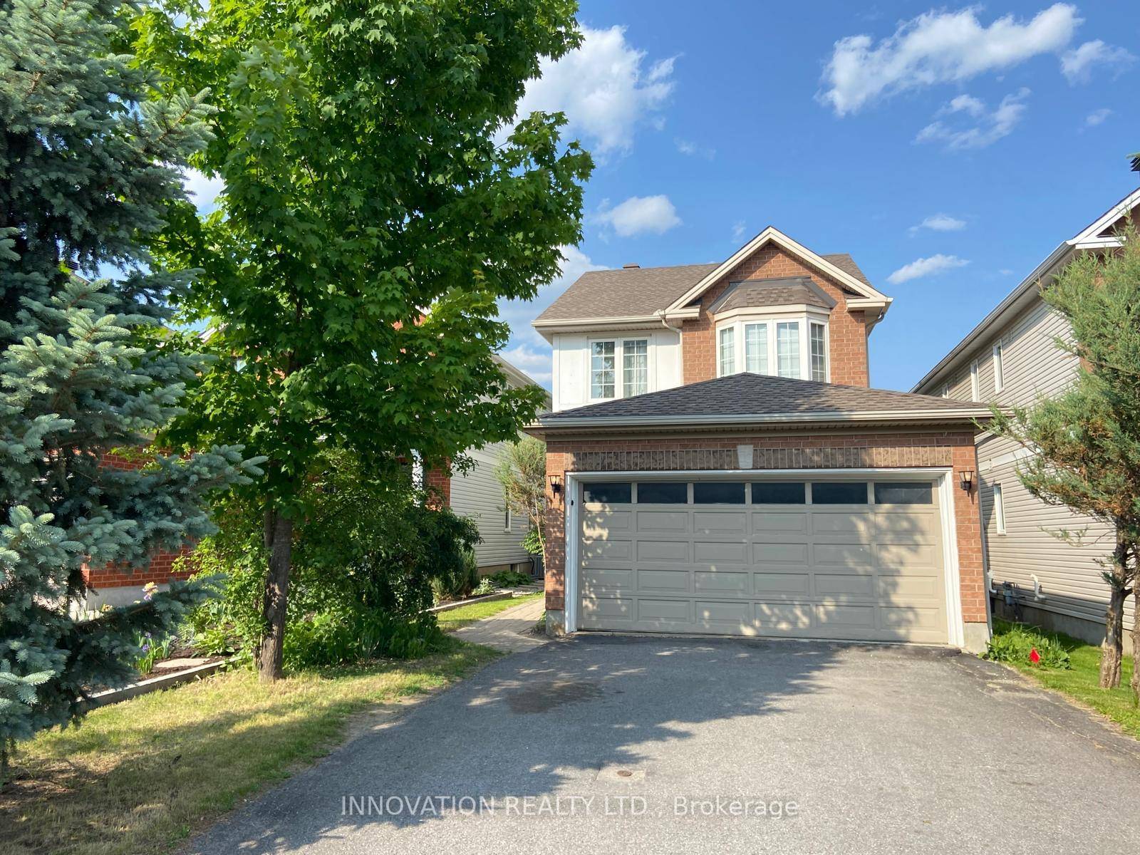 Welcome to 11 Cedar Park Street a beautifully maintained 3 bedroom, 3 bathroom detached home in the heart of Central Park.