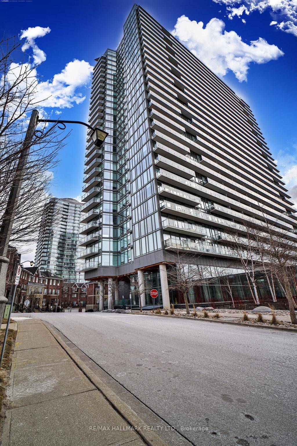 Welcome To This Bright amp ; Spacious 2 Bedrooms Corner Suite, Nxt Condo !