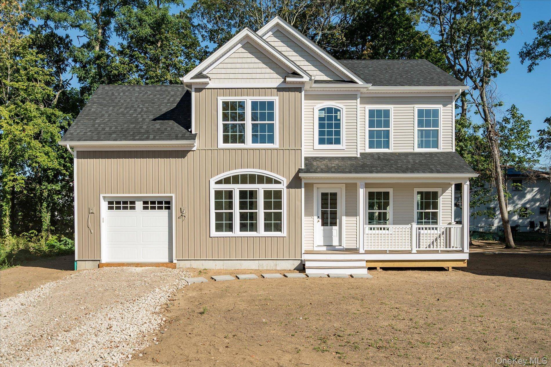 Brand New Development on a Cul de Sac, in Copiague.