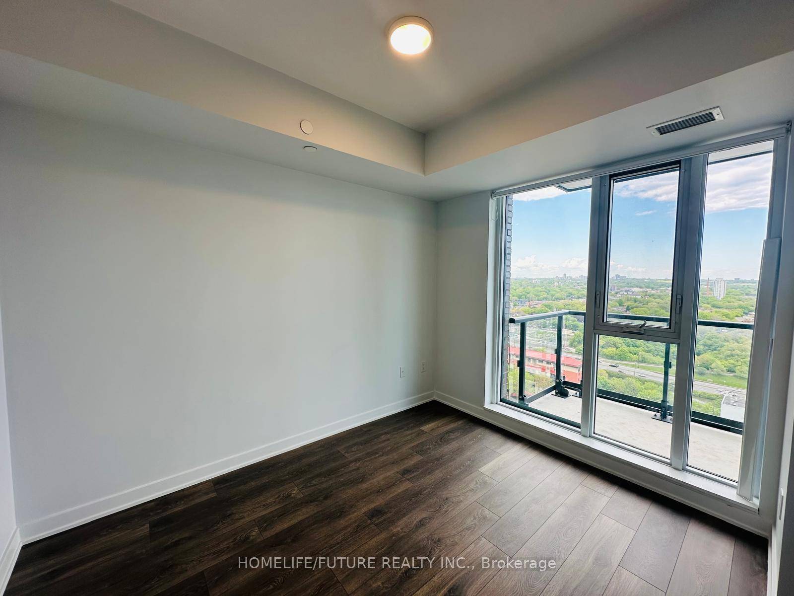 Welcome To Unit 1901 At 130 River Street A Beautifully Appointed 1 1 Bedroom Condo Offering Just Under 600 Sq.