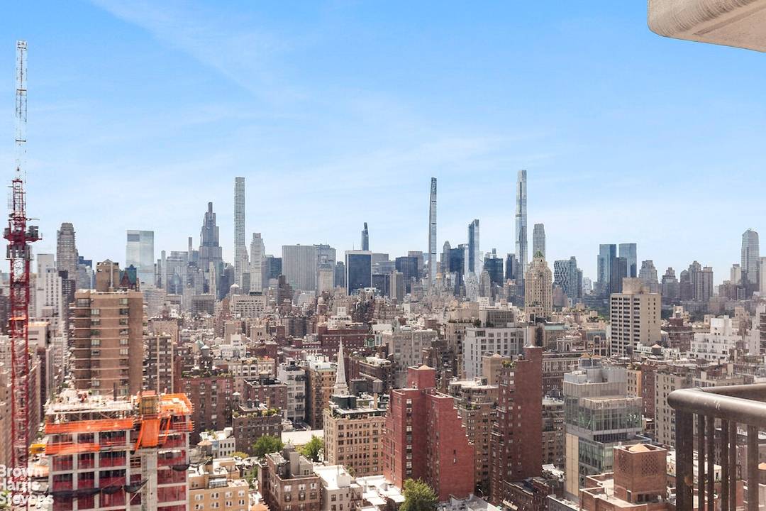 Perched on the 32nd floor, this stunning Upper East Side condominium offers every imaginable highest end finish, private balcony and sweeping south and east postcard skyline views, filling every room ...