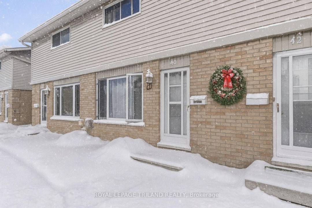 Welcome Home ! Just steps from London's major healthcare hubs Victoria Hospital, Children's Hospital, and Parkwood Institute this charming, well maintained townhome offers comfortable, low maintenance living close to parks, ...