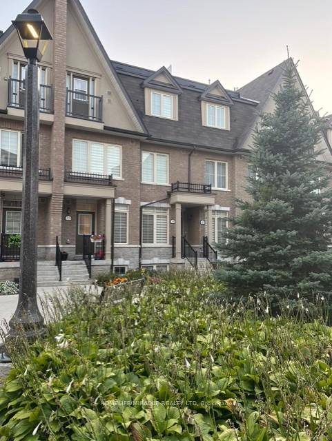 Welcome to this modern townhouse nestled in the heart of Vaughan amp ; Fantastic Mature high demanding Area Of Maple.