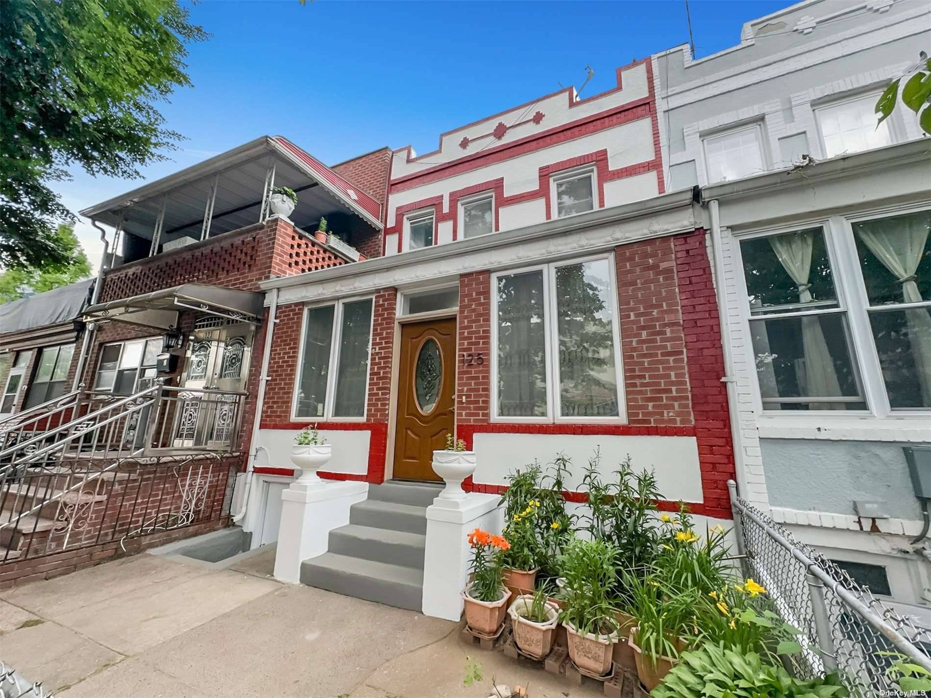 Charming 4 Bedroom Brooklyn Gem Your NYC Oasis Awaits Discover the perfect blend of historic charm and modern comfort in this stunning 4 bedroom single family home.