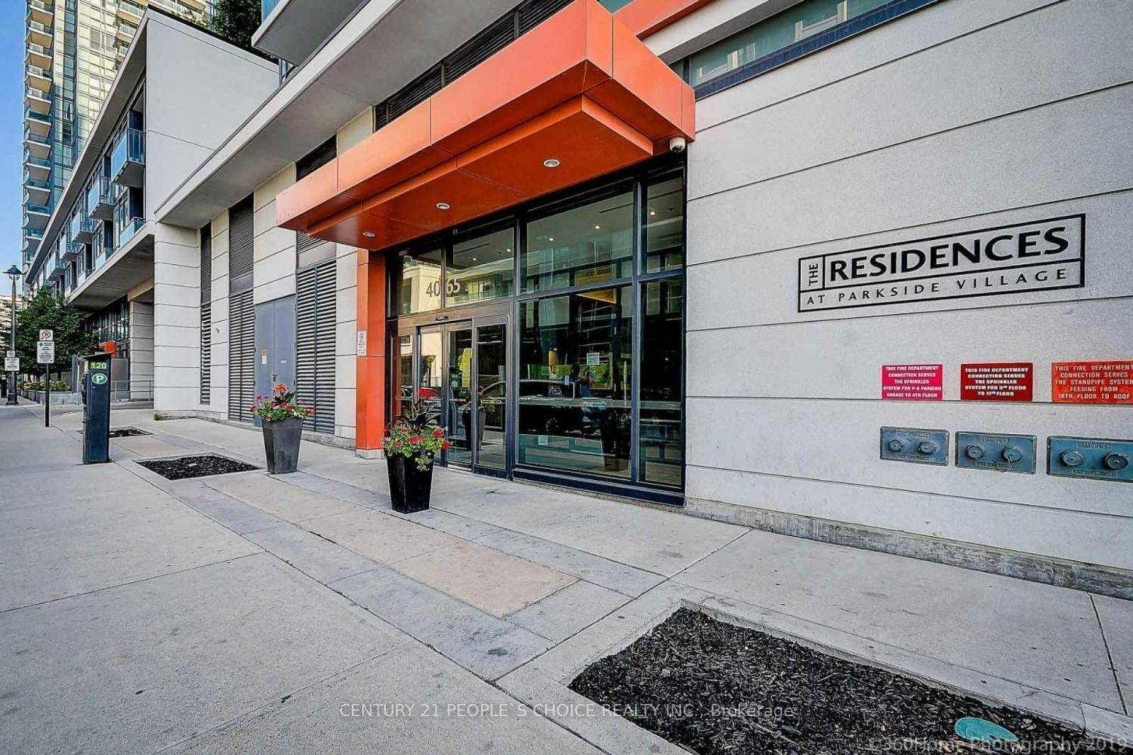 Bright, Spacious amp ; Fully Renovated 2 Bdrm Den amp ; 2 Full Washroom Condo Across Square One amp ; Celebration Square In Mississauga.