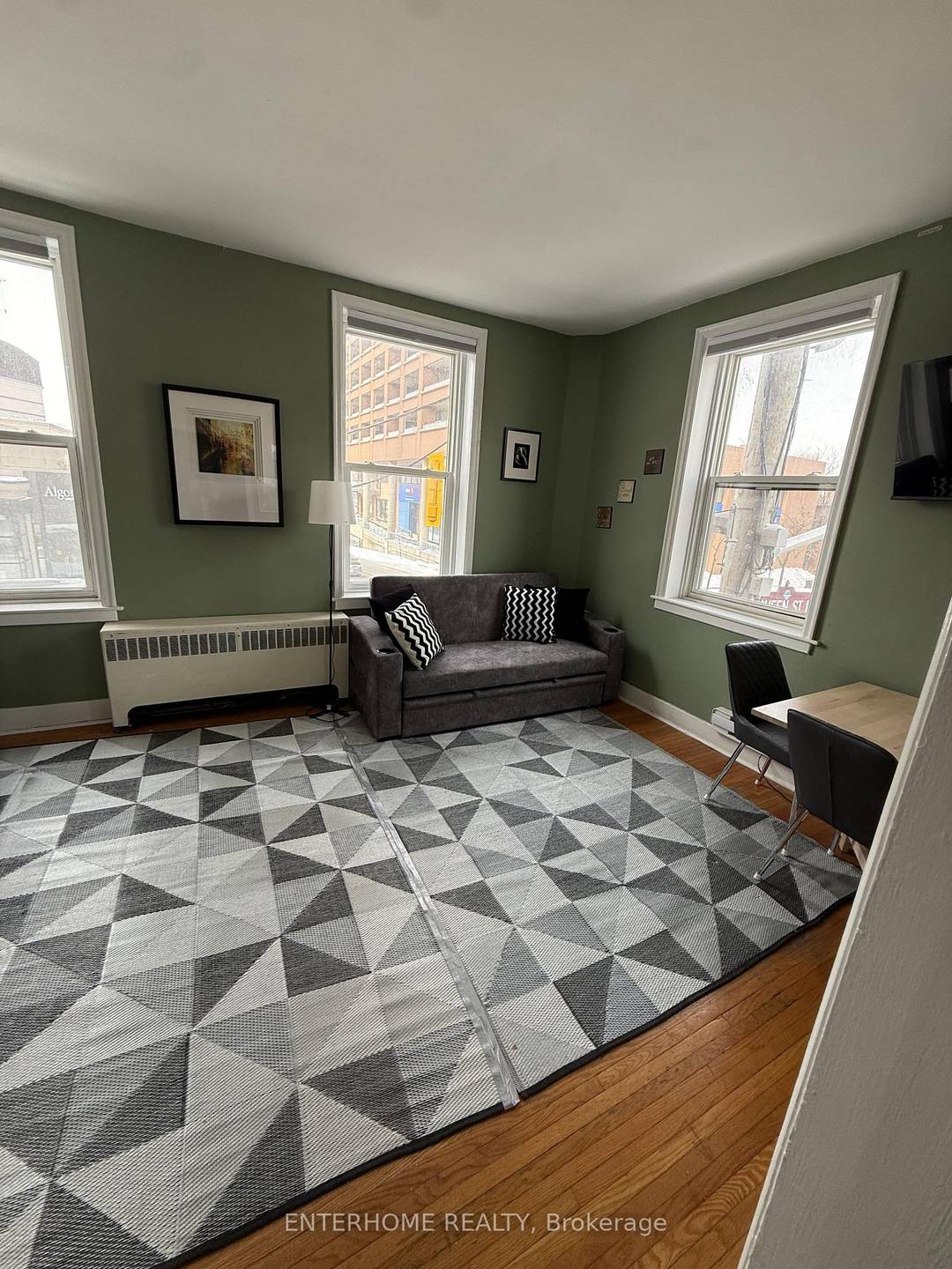 Fully furnished bachelor apartment in the heart of Brampton.