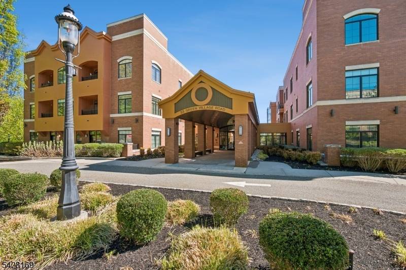 Madison Place is a private 35 unit condominium ideally situated within close distance to downtown Madison and direct train access to NYC.