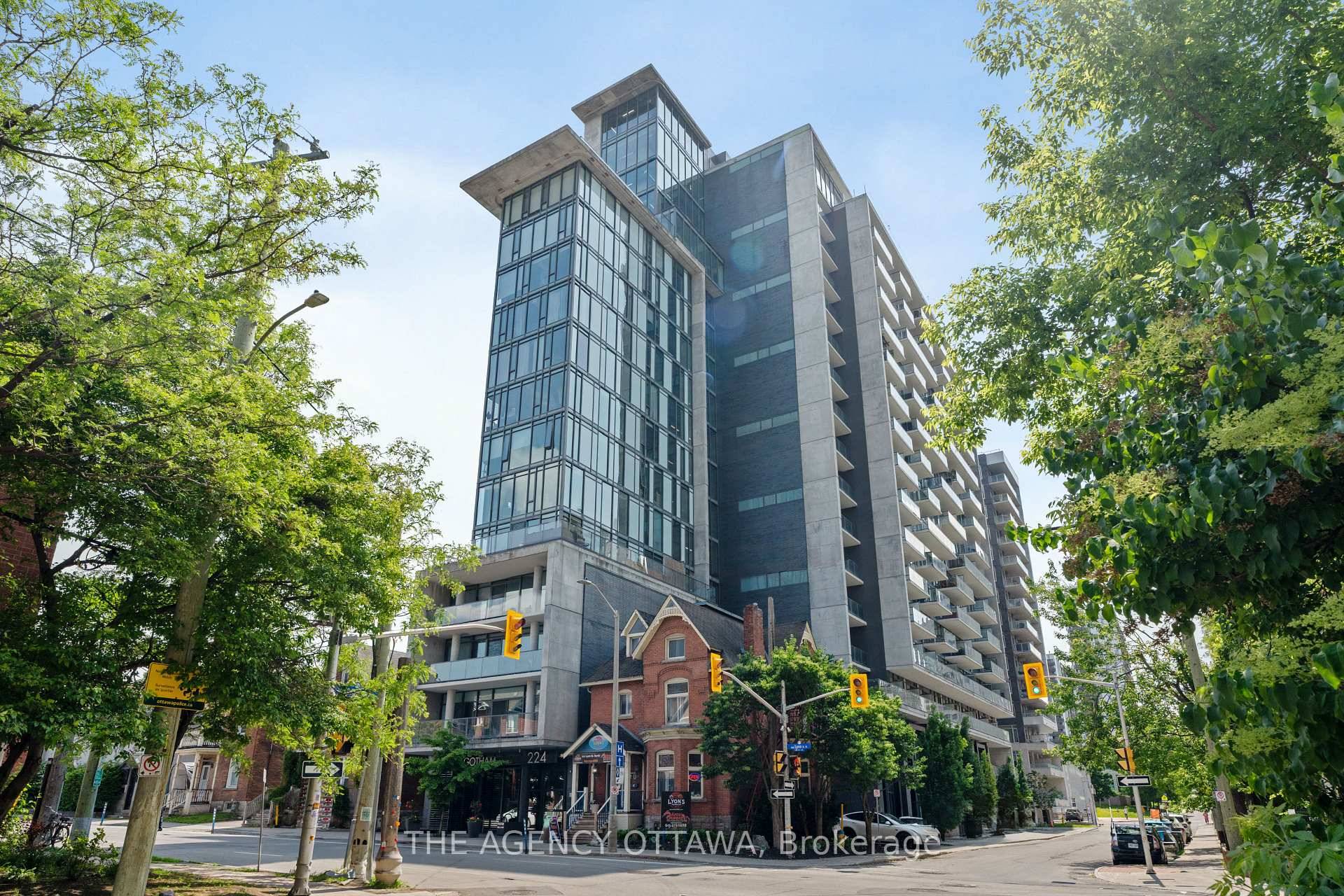 Welcome to Gotham ! This bright and spacious South facing 2 bedroom, 2 bathroom unit boasts one of the largest floorplans in the building at 922 sq ft, and features ...