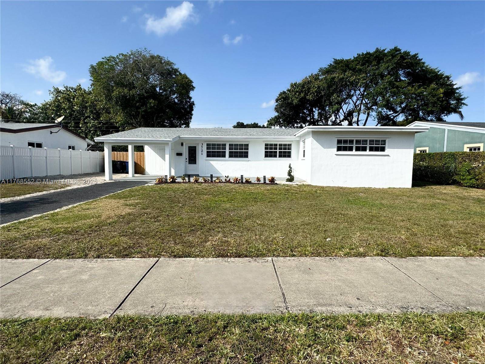 Renovated 4 bedroom 2 bathroom home in Fort Lauderdale.