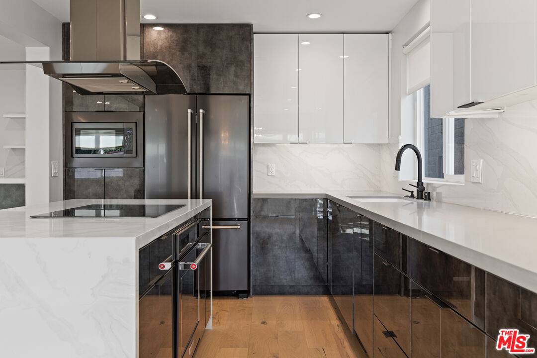 153 S Palm Dr 3BR Beverly Hills La