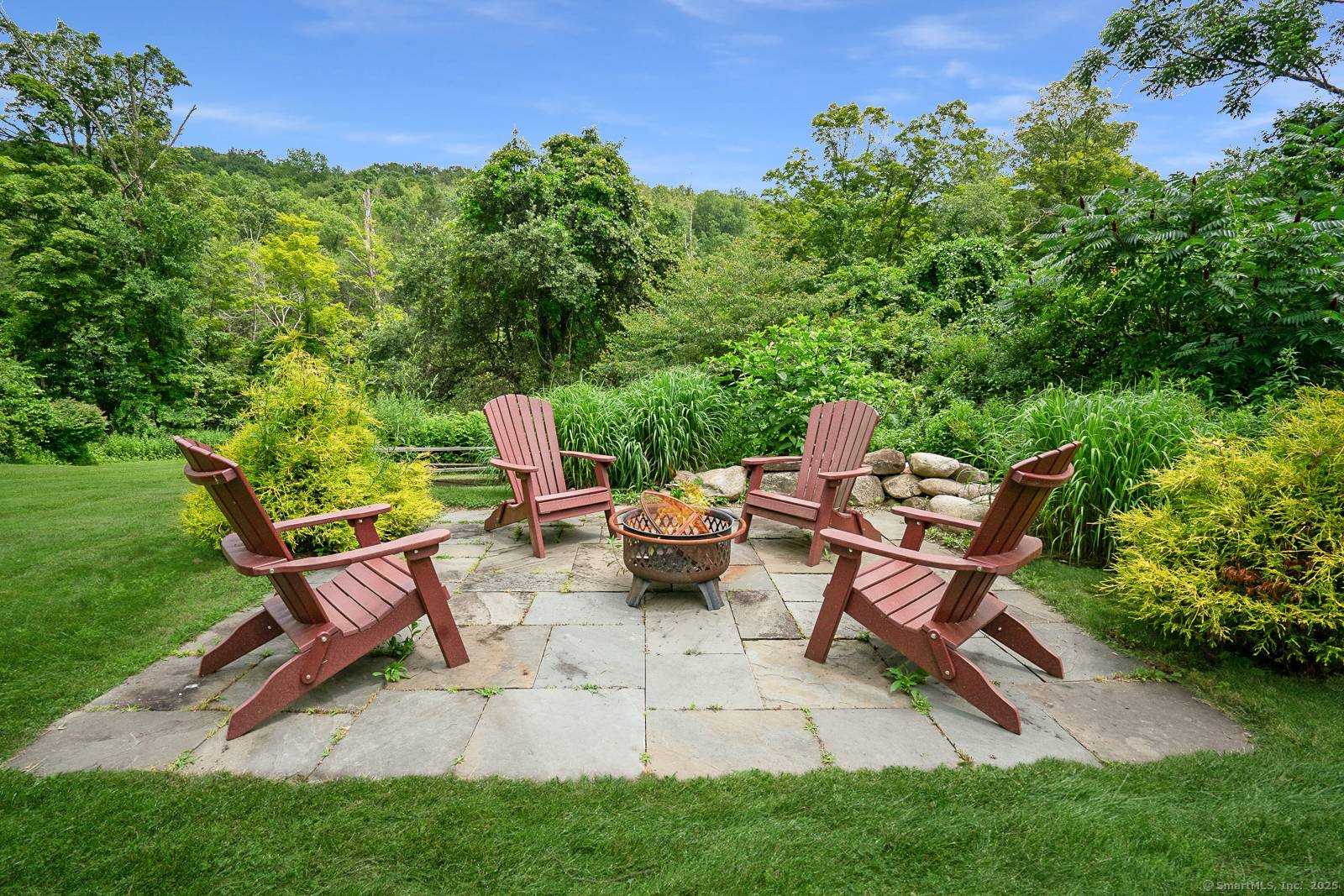 Enjoy this charming and private home on the Shepaug River !