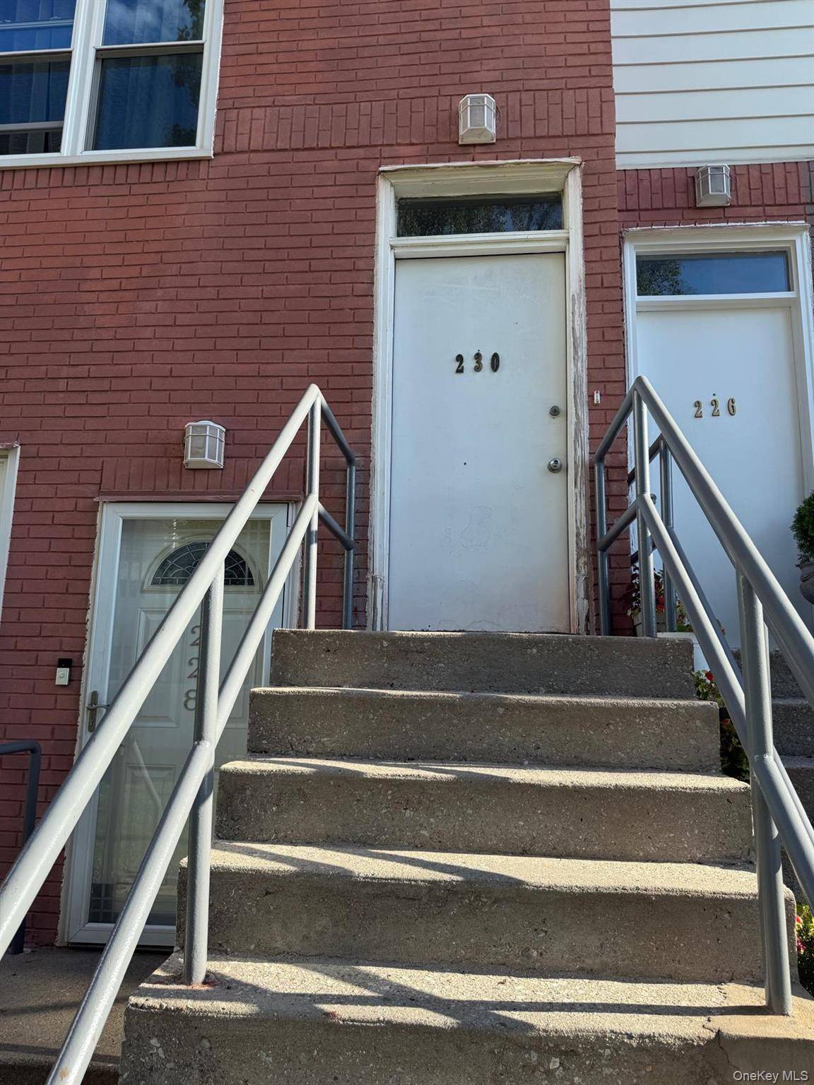 Welcome to this cozy 3 bedroom, 2.