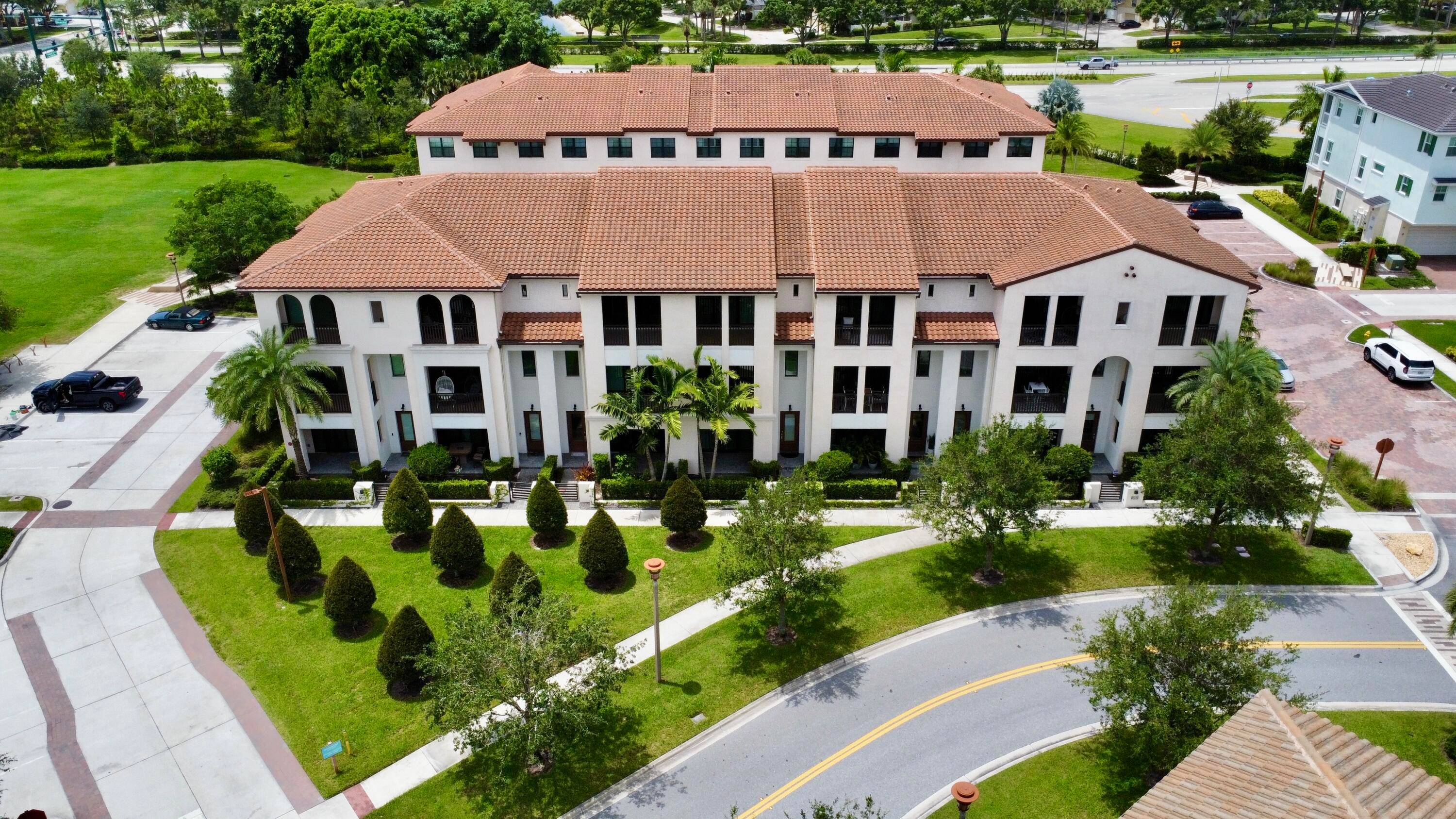 Welcome to Alton's Largest Townhome, The Bristol Town ANestled in the heart of the vibrant Alton community, this spacious townhome offers the size and comfort of a single family residence, ...