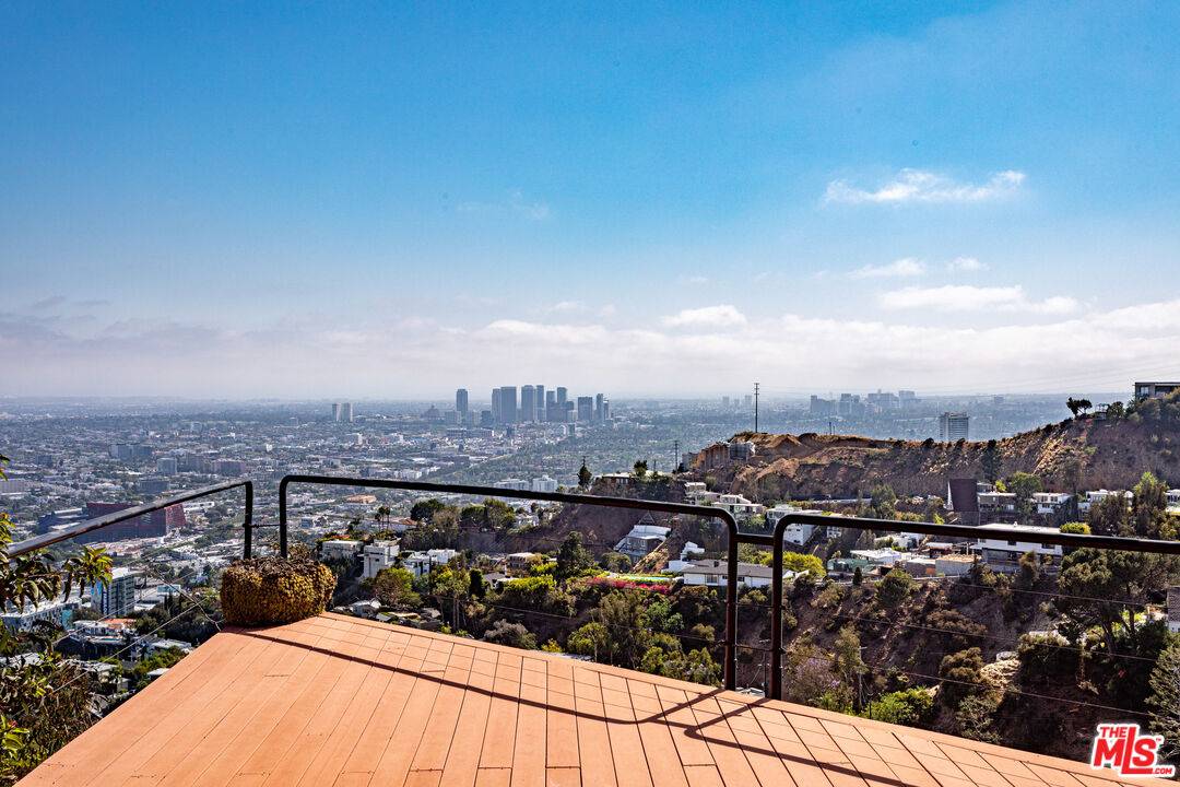 8424 Grand View Dr 2.0 Hollywood Hills East LA