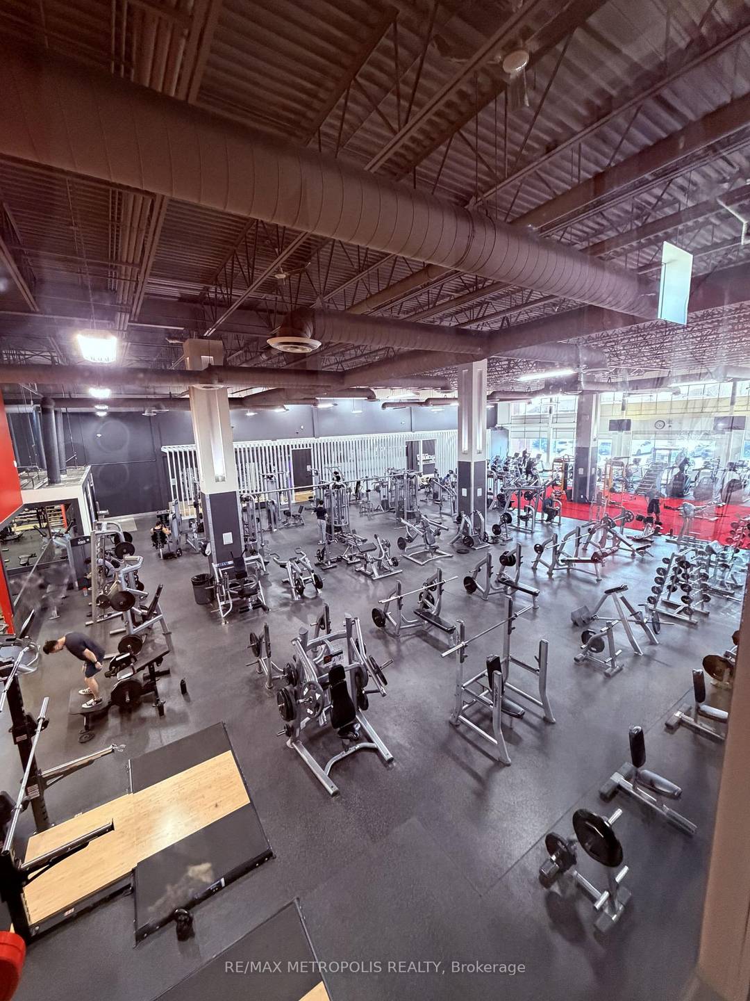 An exceptional opportunity to acquire a modern, upscale health and wellness club in the heart of Vaughan.