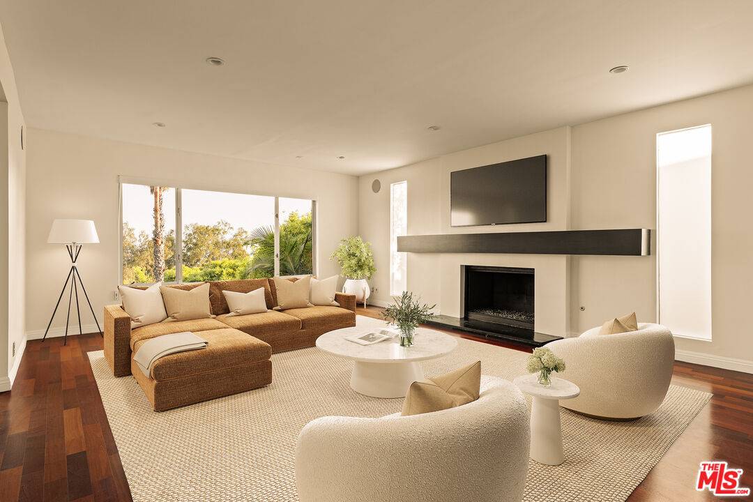 6350 Bryn Mawr Dr 4BR Hollywood Hills East La