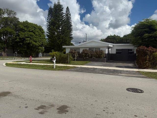GREAT CORNER HOME 3 2 WITH AN EFFICIENCY 1 1 THIS HOME CAN BE YOUR DREAM HOME PLUS CAN BRING YOU INCOME AT THE SAME TIME RENTING THIS LEGAL EFFICIENCY ...