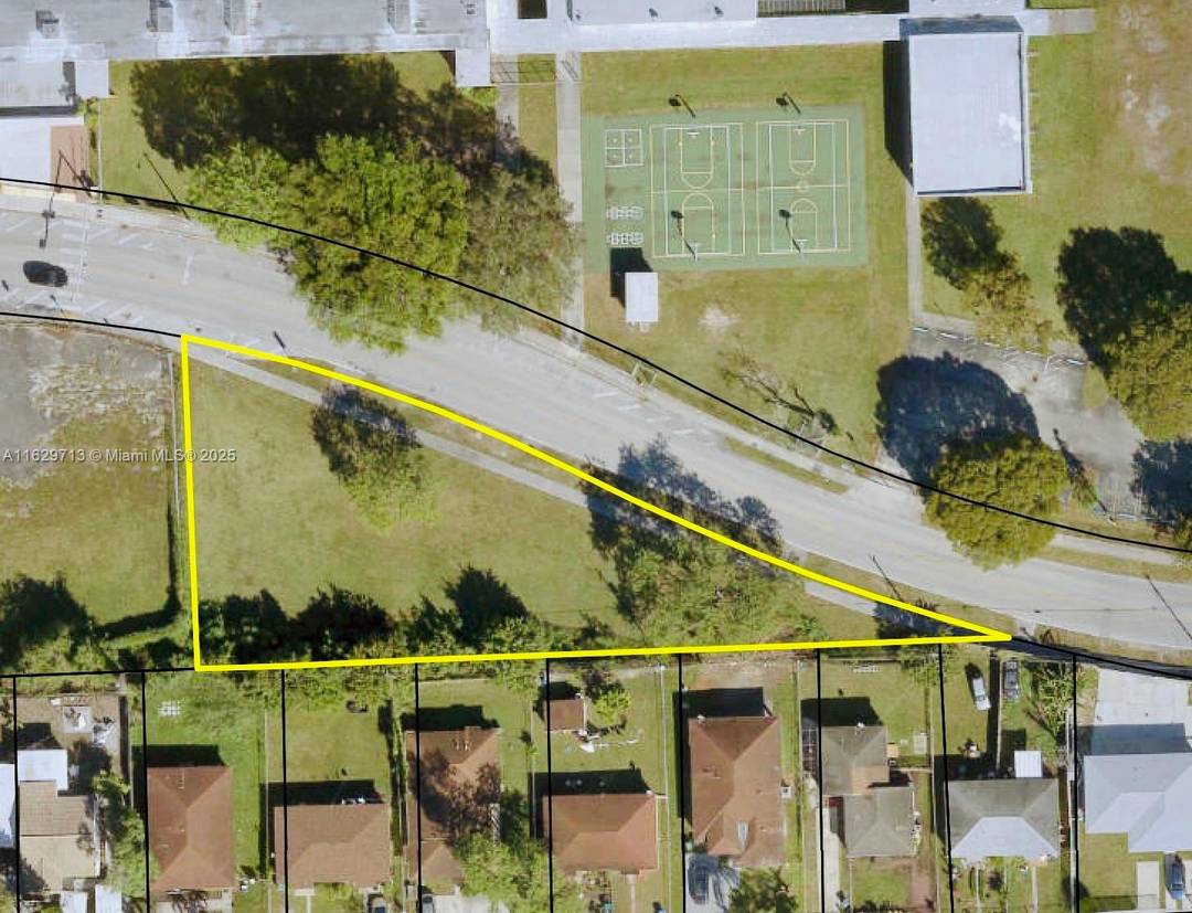 Prime commercial land located in a designated Opportunity Zone, offering significant tax incentives for investors !