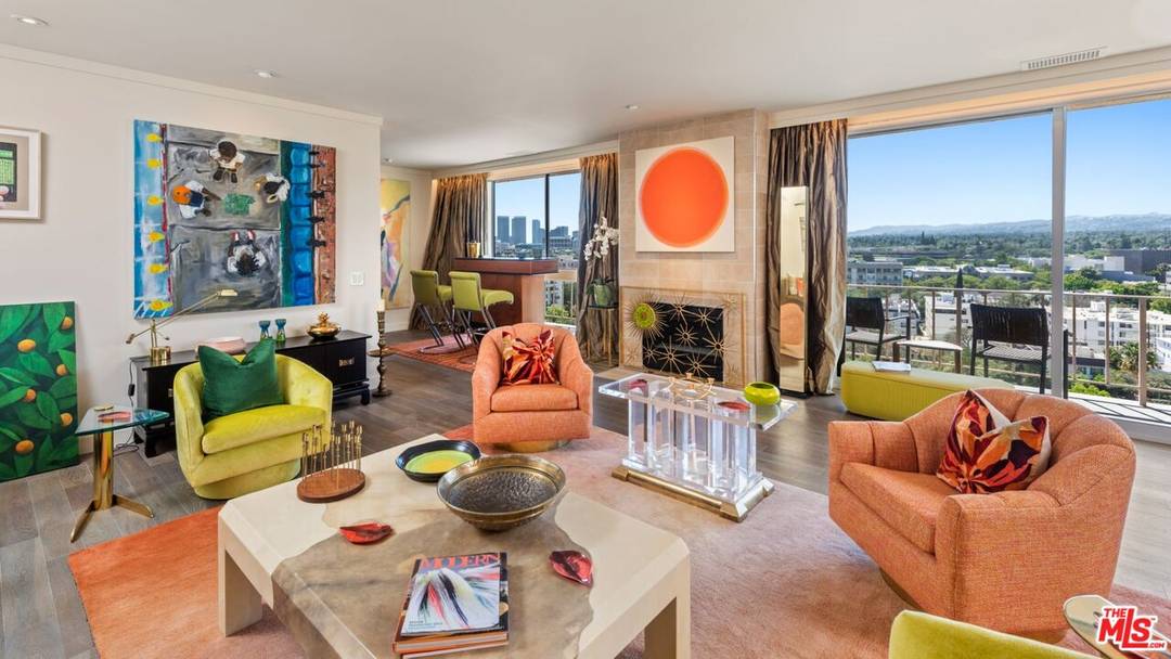 100  S Doheny Dr 2BR Beverly Grove La