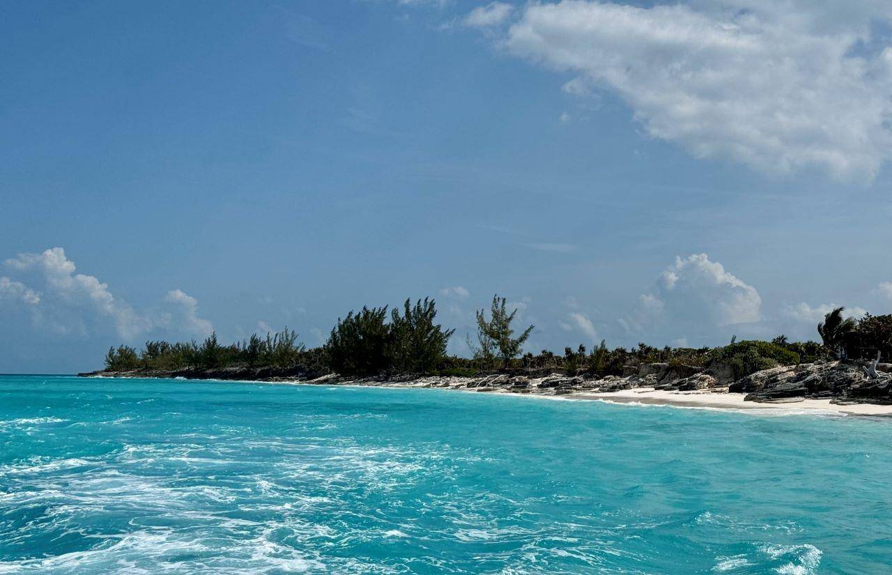 ROSE ISLAND Land Rose-Island