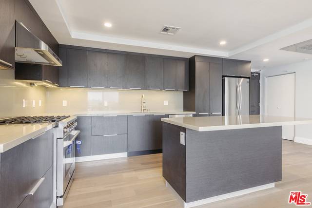 2939 Leeward 2BR Hancock Park La