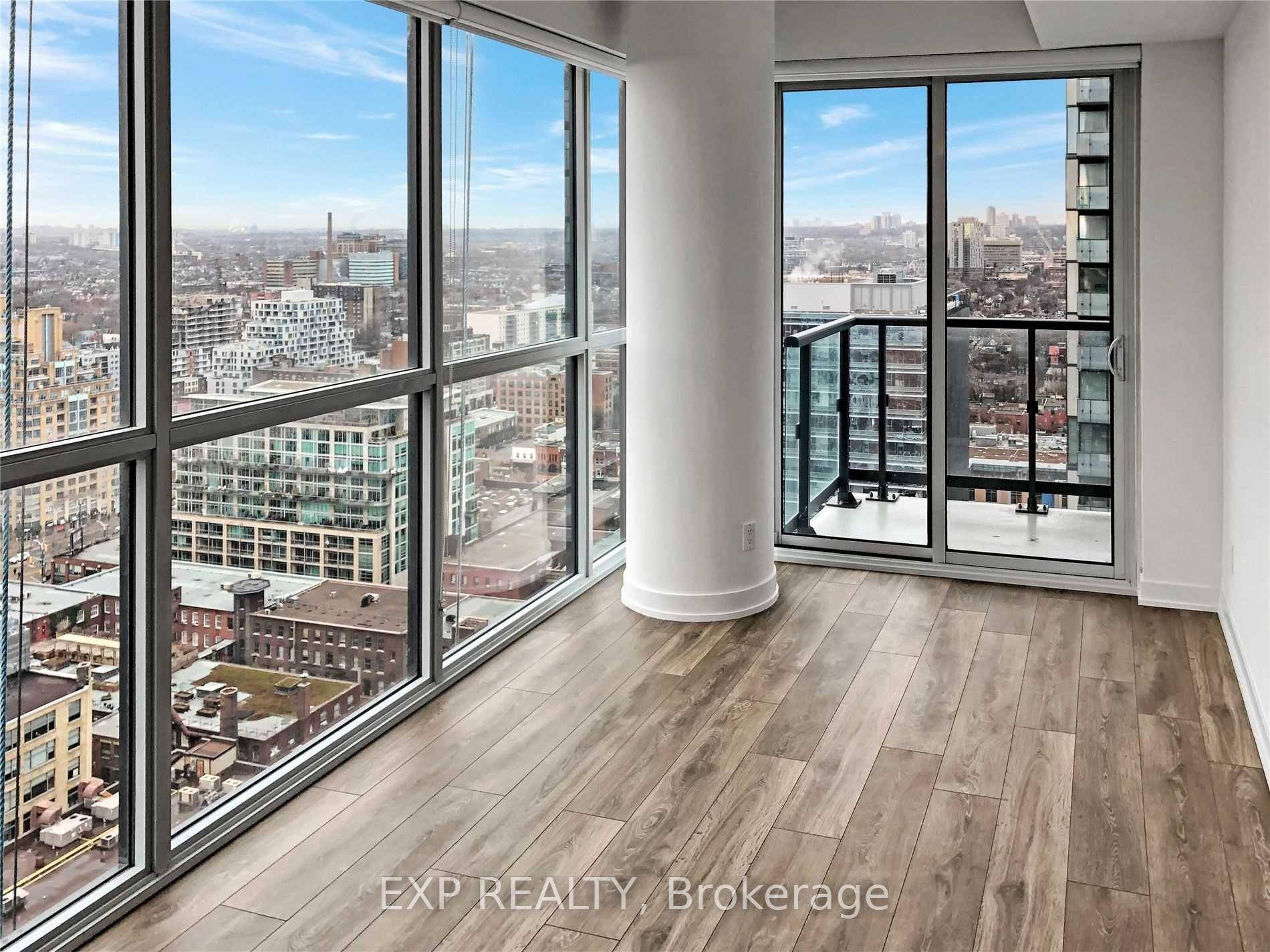 Looking for that perfect downtown Toronto pad where the views are better than your ex's excuses ?