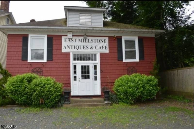 Countless possibilities for this free standing building with entrances on 2 streets.