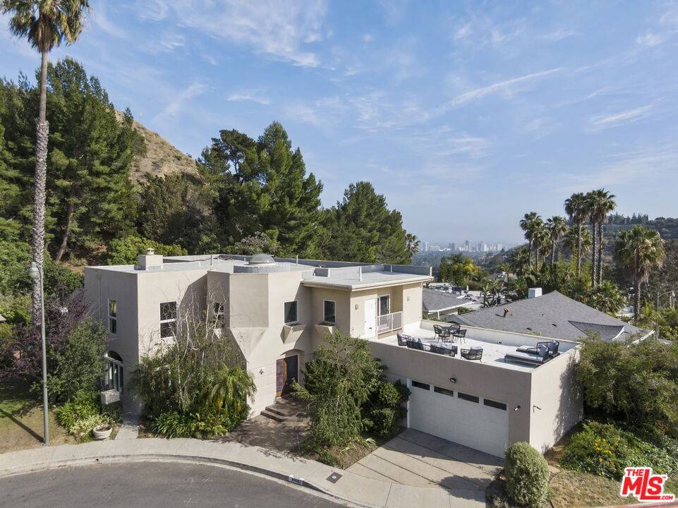 9908   ANTHONY PL Beverly Hills Flats LA