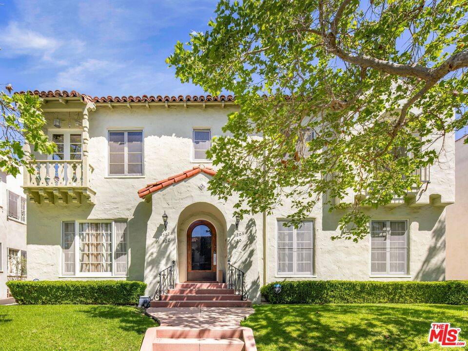 320 N Sycamore Ave 8BR Hancock Park La