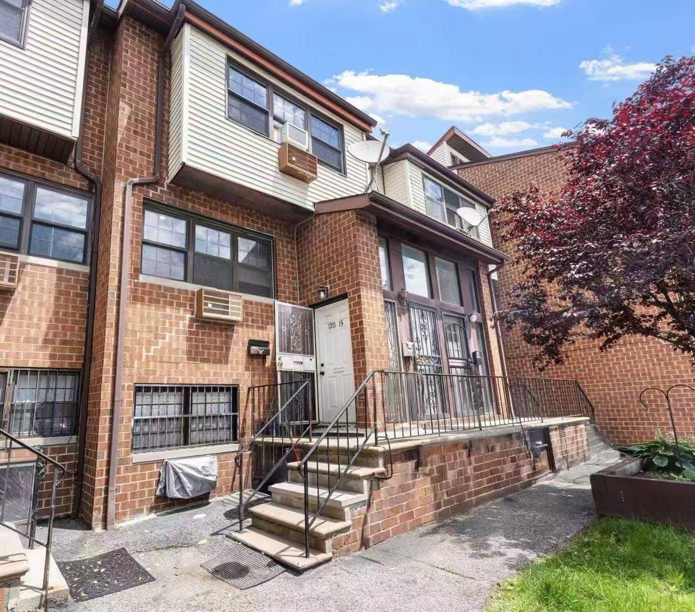 College Point Duplex Condo With 3 Bedrooms and 2.