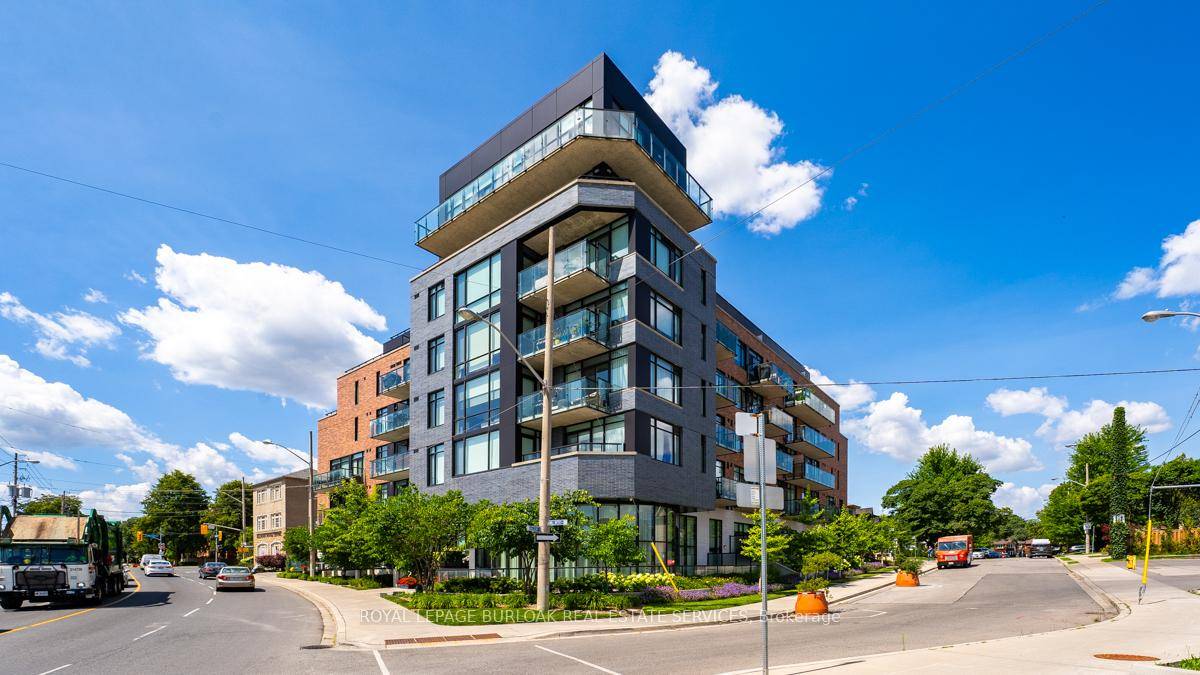 Welcome To The Upper House Luxury Boutique Building In The Heart Of Leaside !