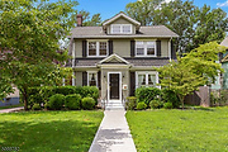 Spacious 3 Bedroom 2 1 2 Baths.