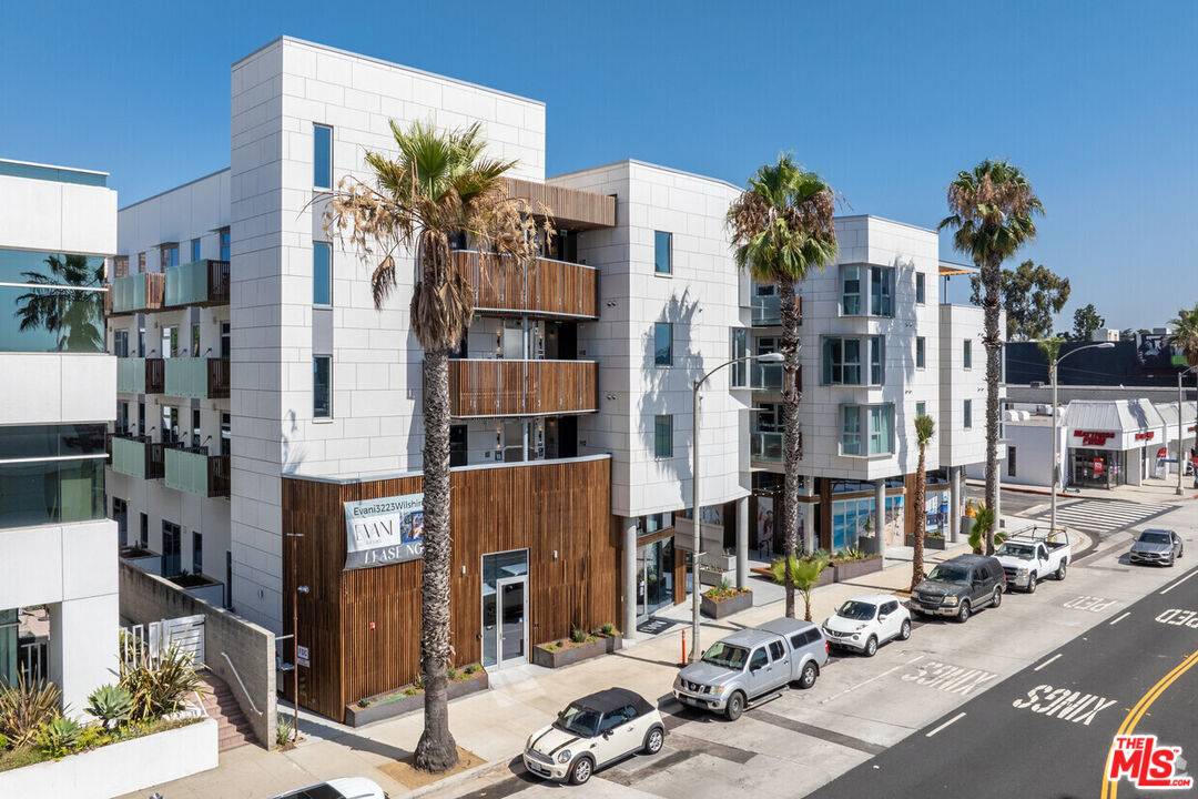 3123  Wilshire Santa Monica LA