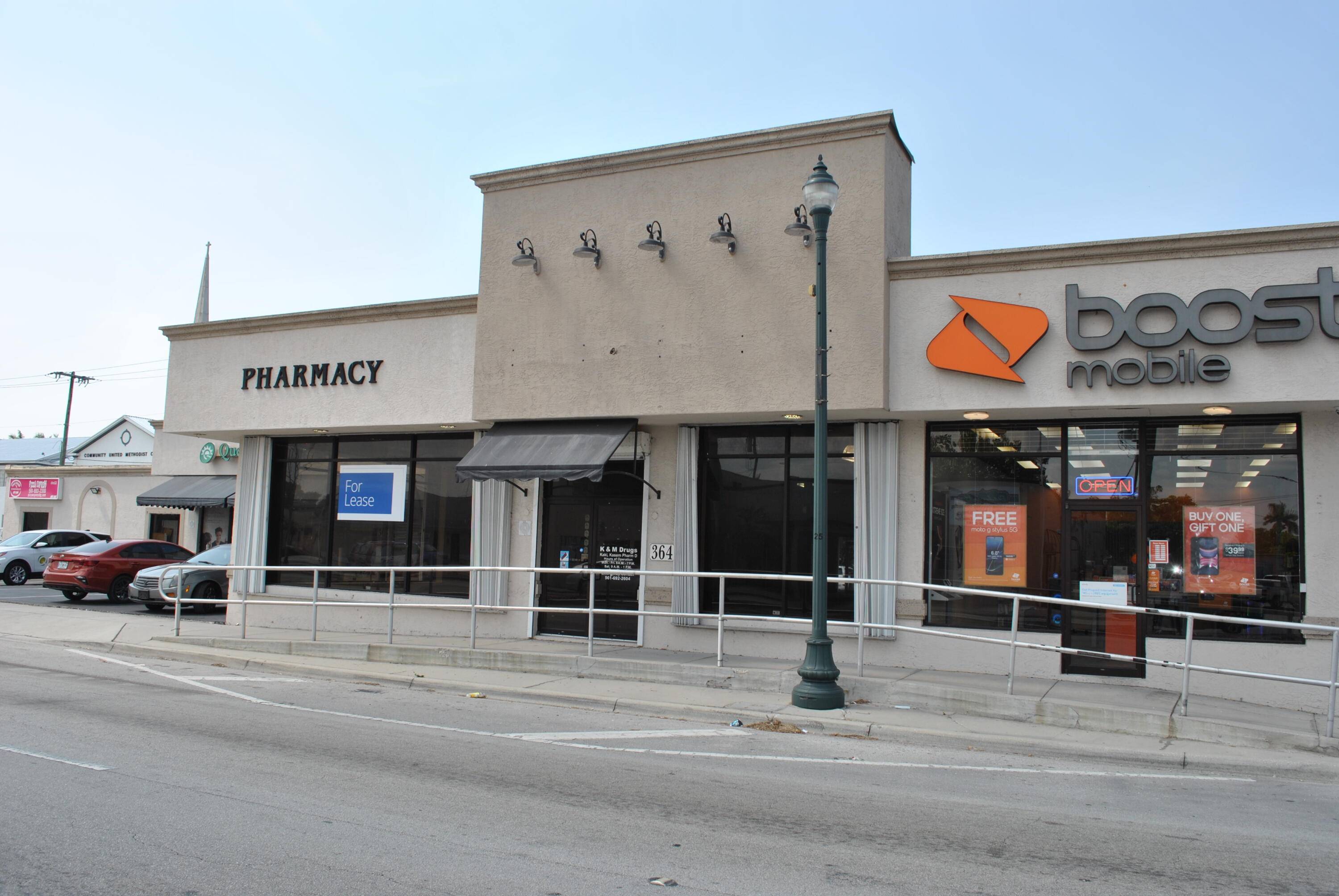 Great retail space conveniently located on SR80 in Belle Glade.