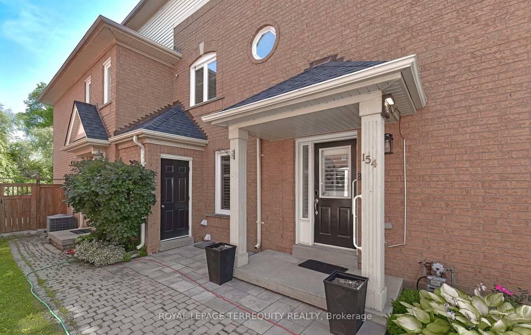 Welcome to this beautifully updated freehold furnished townhome in the heart of Brampton available for SHORT TERM LEASE, ideally located at Hurontario amp ; Bovaird !