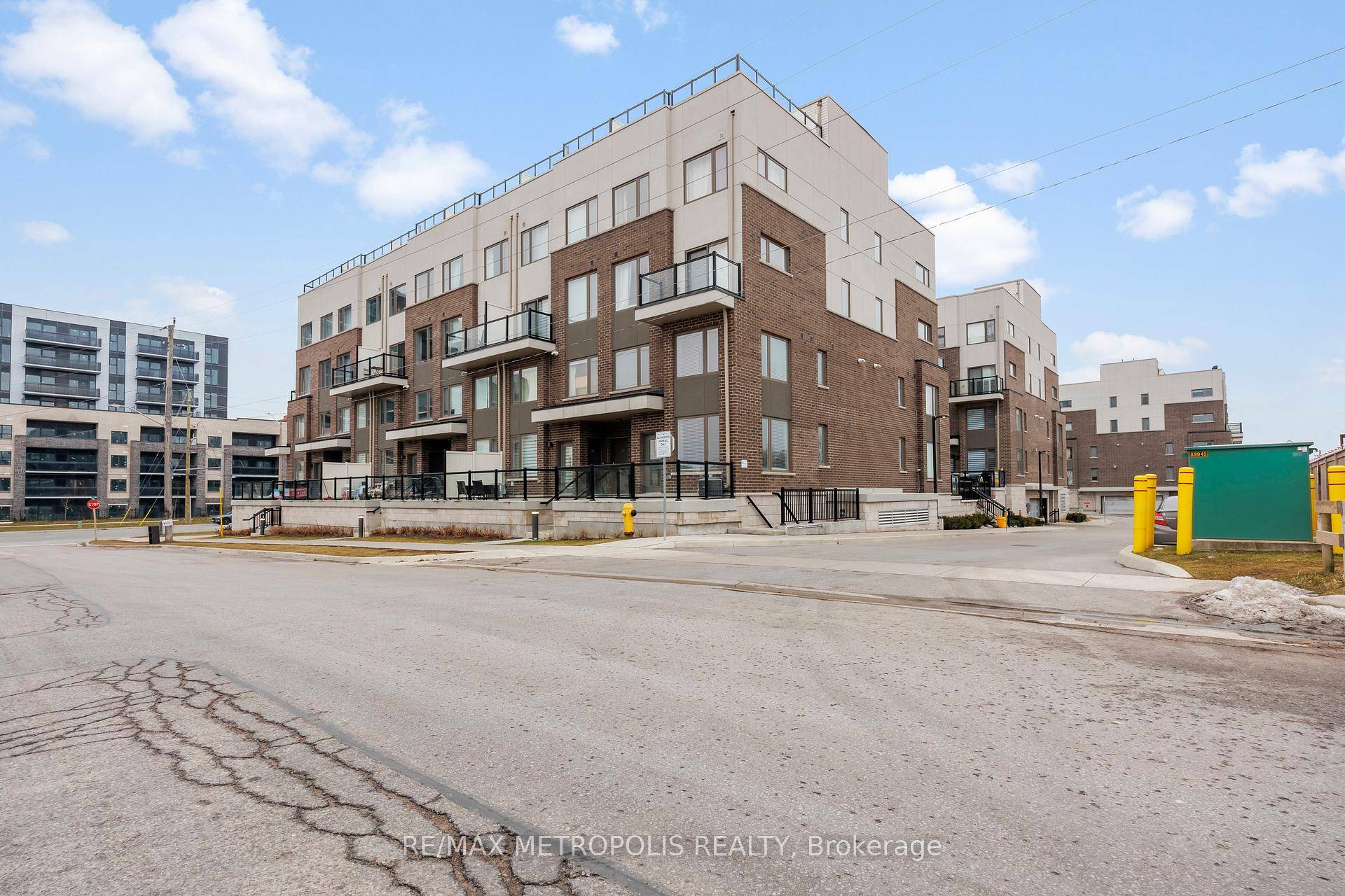 This S P A C I O U S Towns By Icon Home Includes 2 Spacious Bedrooms and 3 Bathrooms, Office overlooking the deck, enormous Living Dining Kitchen Open Concept ...