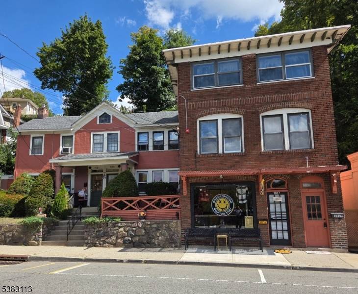 Don't miss your chance to own this special and truly unique property with standout curb appeal !