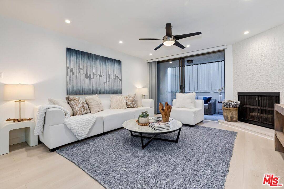 838  S Barrington Ave 2.0 Brentwood LA