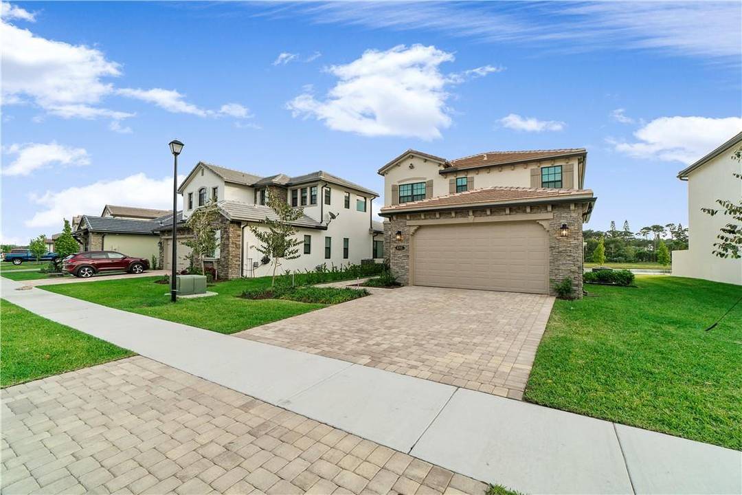 THIS IS A MUST SEE 5 Bed 3 Bath lakeview rental home, located in the popular Palm Meadows Subdivision.