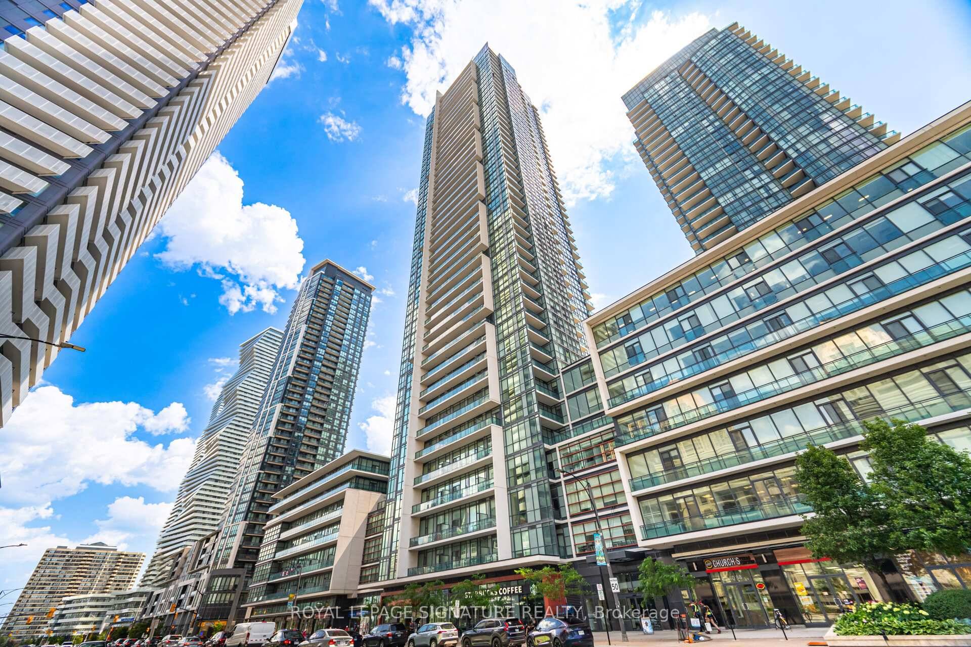 Experience the ultimate in luxury with The Grand Residences Penthouse in the heart of Mississaugas vibrant City Centre.