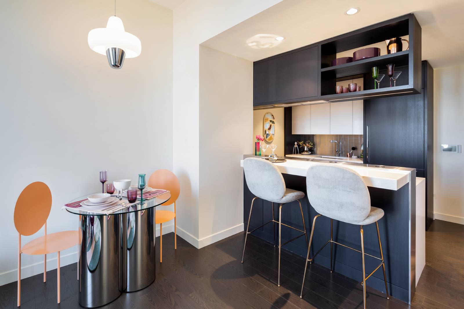 ONE MANHATTAN SQUARE OFFERS ONE OF THE LAST 20 YEAR TAX ABATEMENTS AVAILABLE IN NEW YORK CITY Evening Tours Available Upon Request.
