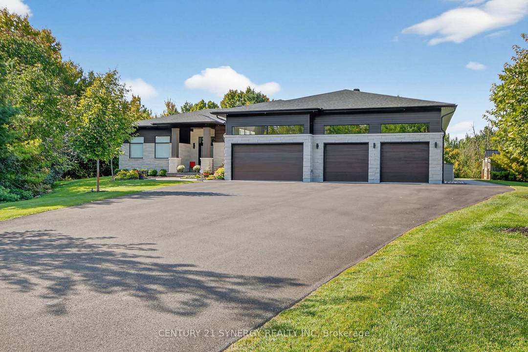Welcome to 120 Derbeyshire in the exclusive Cedar Hills subdivision.