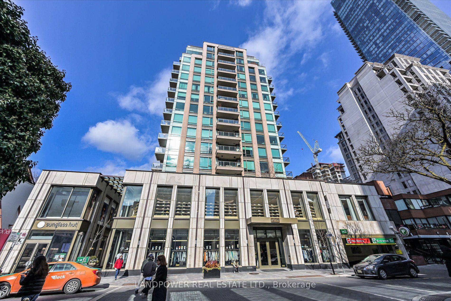 Luxury Living At One Of The Finest Buildings In The Heart Of Yorkville.