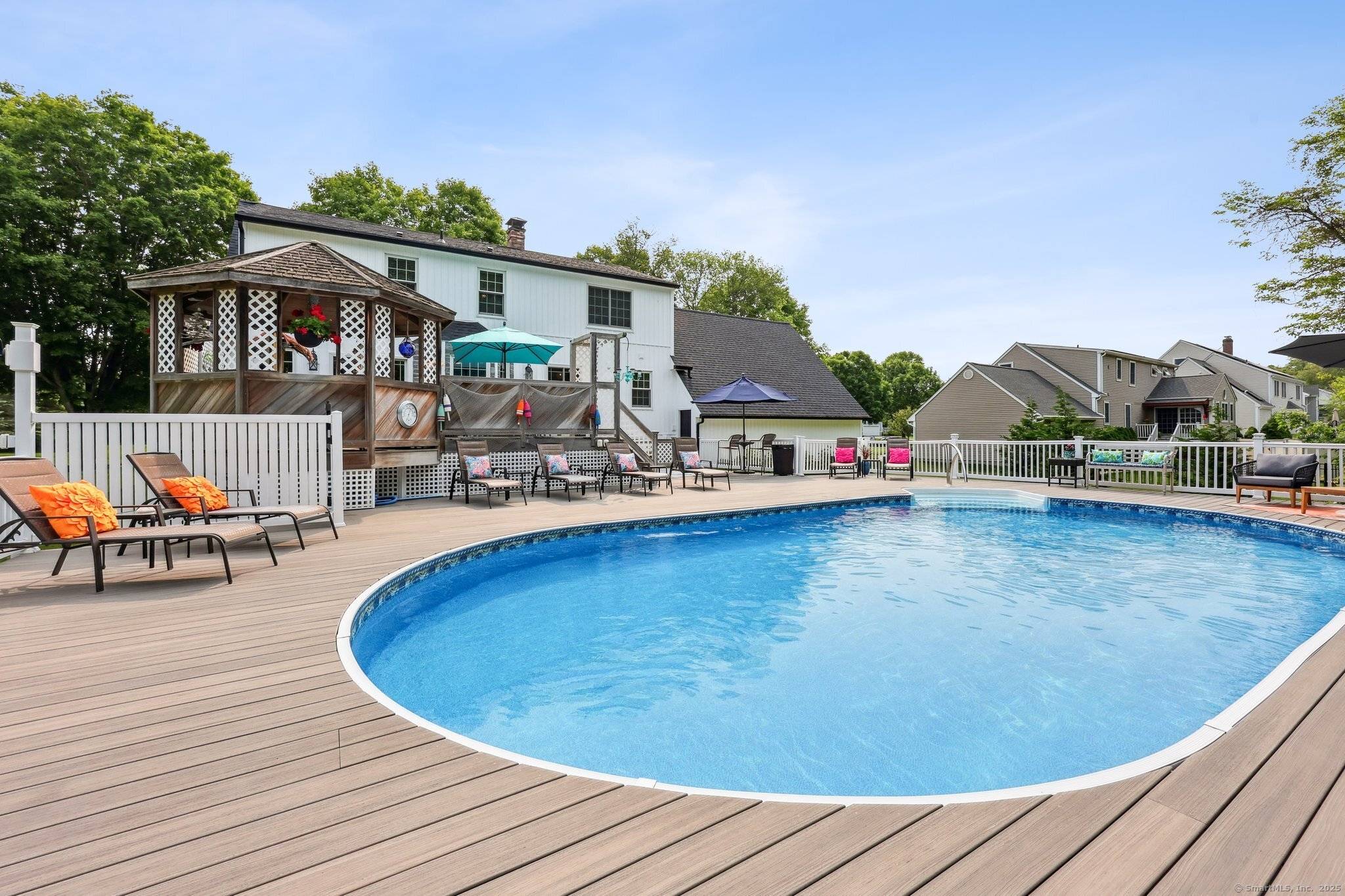 Now's your chance ! Behold this impeccable original owner home on a charming cul de sac located within the Pleasure Beach boundaries of Waterford, only a football field's length away ...
