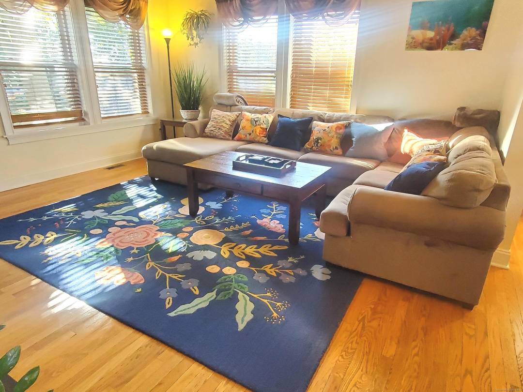 This spacious 4 bdr house is in a perfect condition, has stainless still appliances and high end washer and dryer.