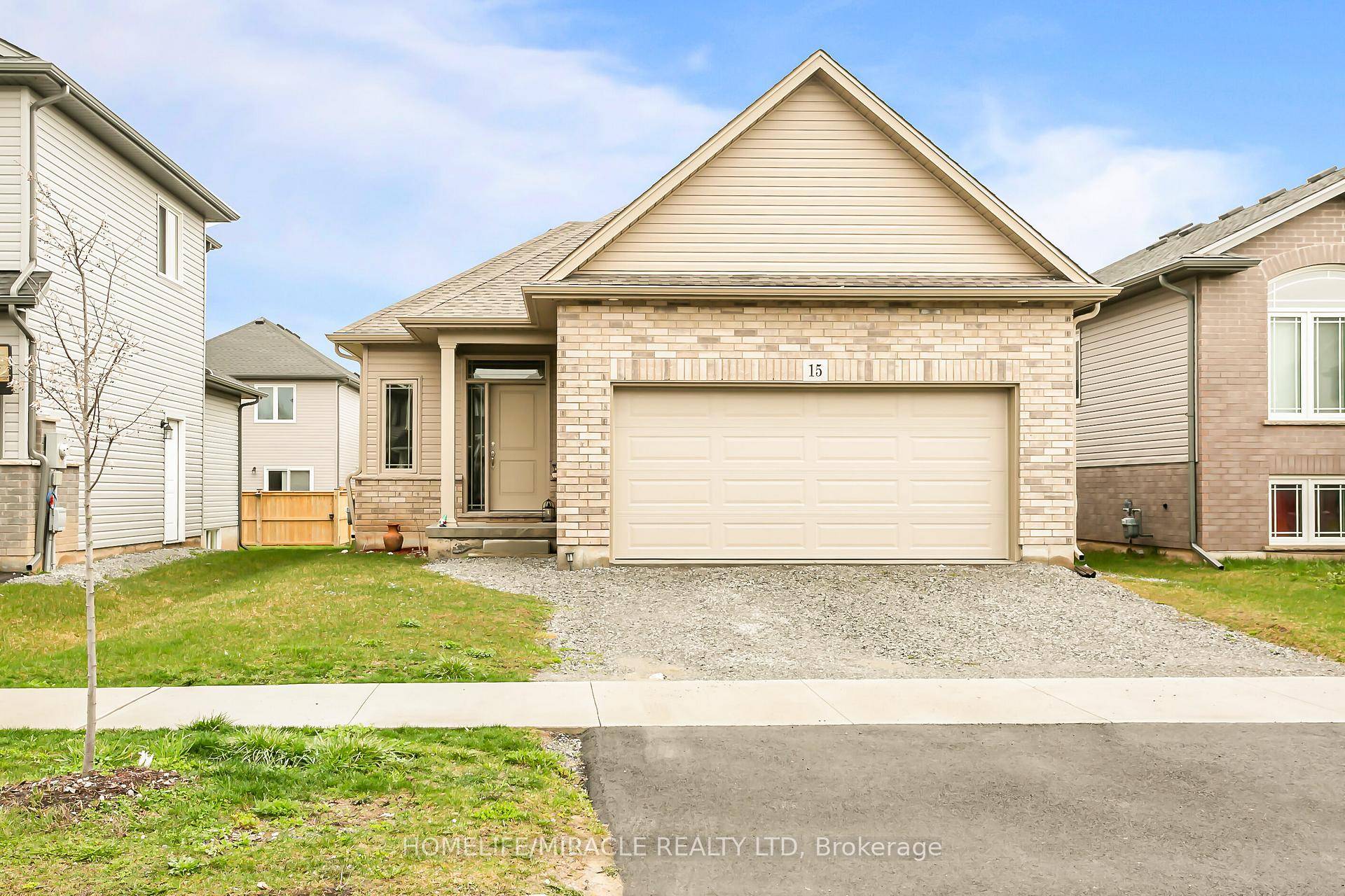 Detached Bungalow 3 Bedrooms with 2 full Bathrooms, Freshly painted, including doors and trims.