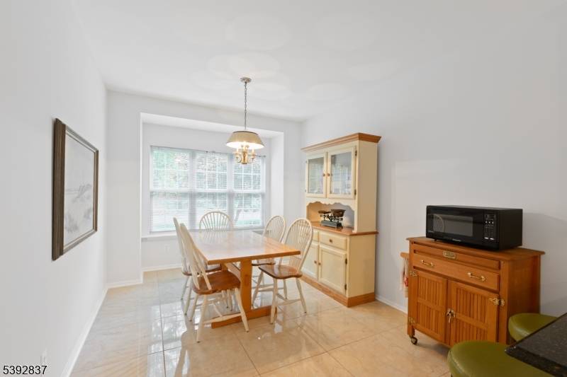 Beautiful 3 Bedroom Townhome in Desirable Timber Valley CommunityDiscover your dream home in the highly sought after Timber Valley community !