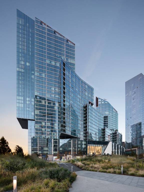 Photos Coming SoonWelcome to Unit 22F at Two Waterline Square, located at 30 Riverside Boulevard in the esteemed Lincoln Square neighborhood.
